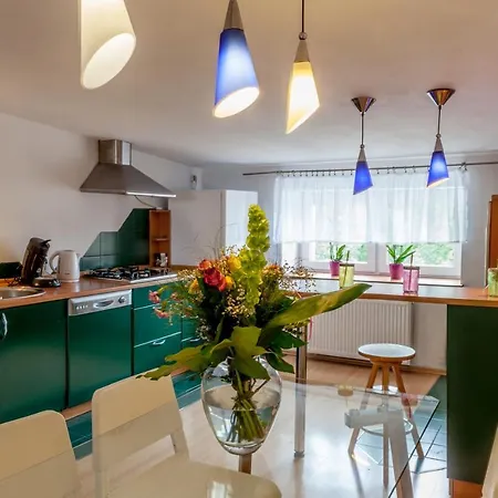 Apartament Klimatyczne Mieszkanie 3-pok. 200m Od Dworca Głównego Pkp *