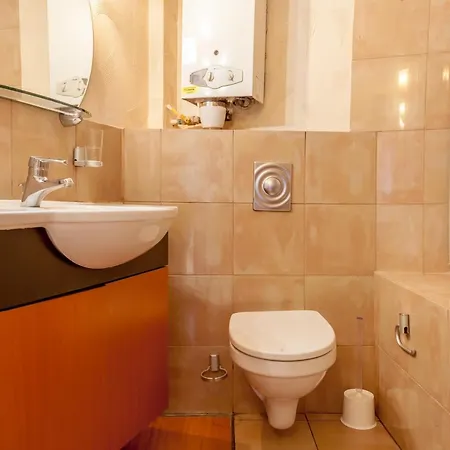 Klimatyczne Mieszkanie 3-pok. 200m Od Dworca Glownego Pkp Apartmán *