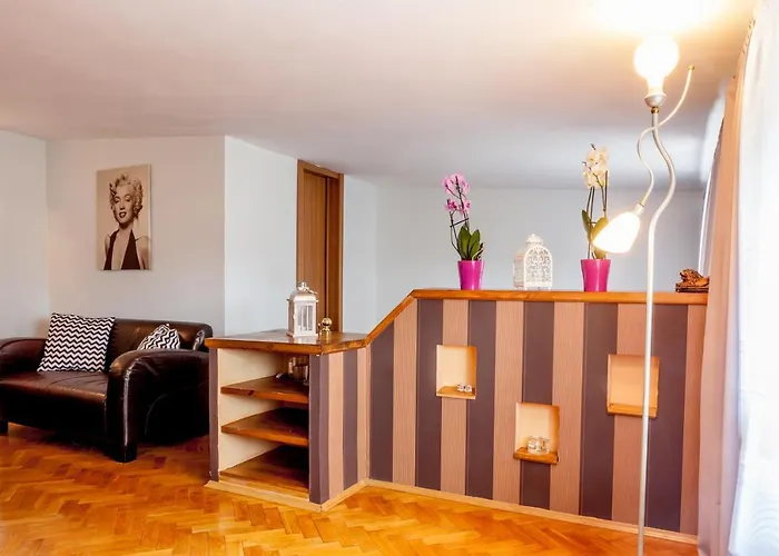Apartment Klimatyczne Mieszkanie 3-pok. 200m Od Dworca Glownego Pkp *