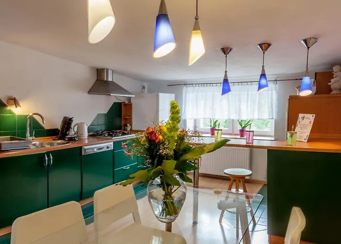 Apartment Klimatyczne Mieszkanie 3-pok. 200m Od Dworca Glownego Pkp *