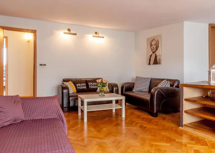 Apartment Klimatyczne Mieszkanie 3-pok. 200m Od Dworca Glownego Pkp *