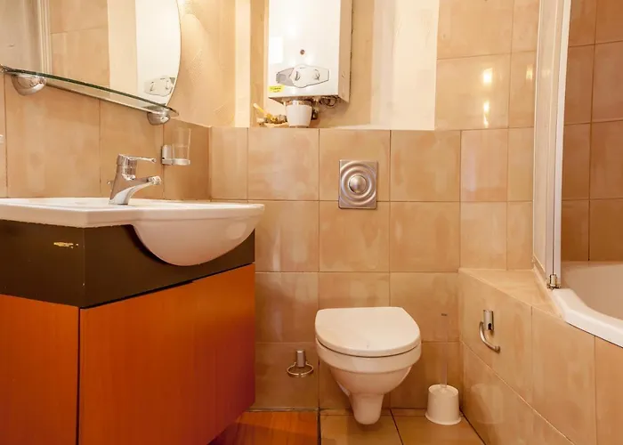 Klimatyczne Mieszkanie 3-pok. 200m Od Dworca Glownego Pkp Apartment *